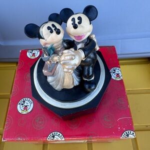 Disney We're Steppin Out Mickey Minnie Mouse Dancing 1997 #266744 Enesco Figure